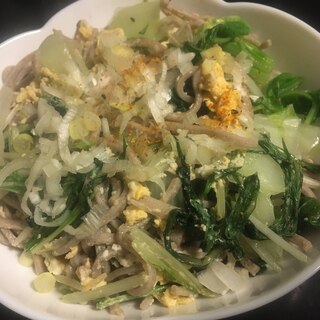 白菜、水菜、卵で焼き蕎麦